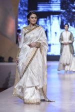 Model walk the ramp for Manish Malhotra